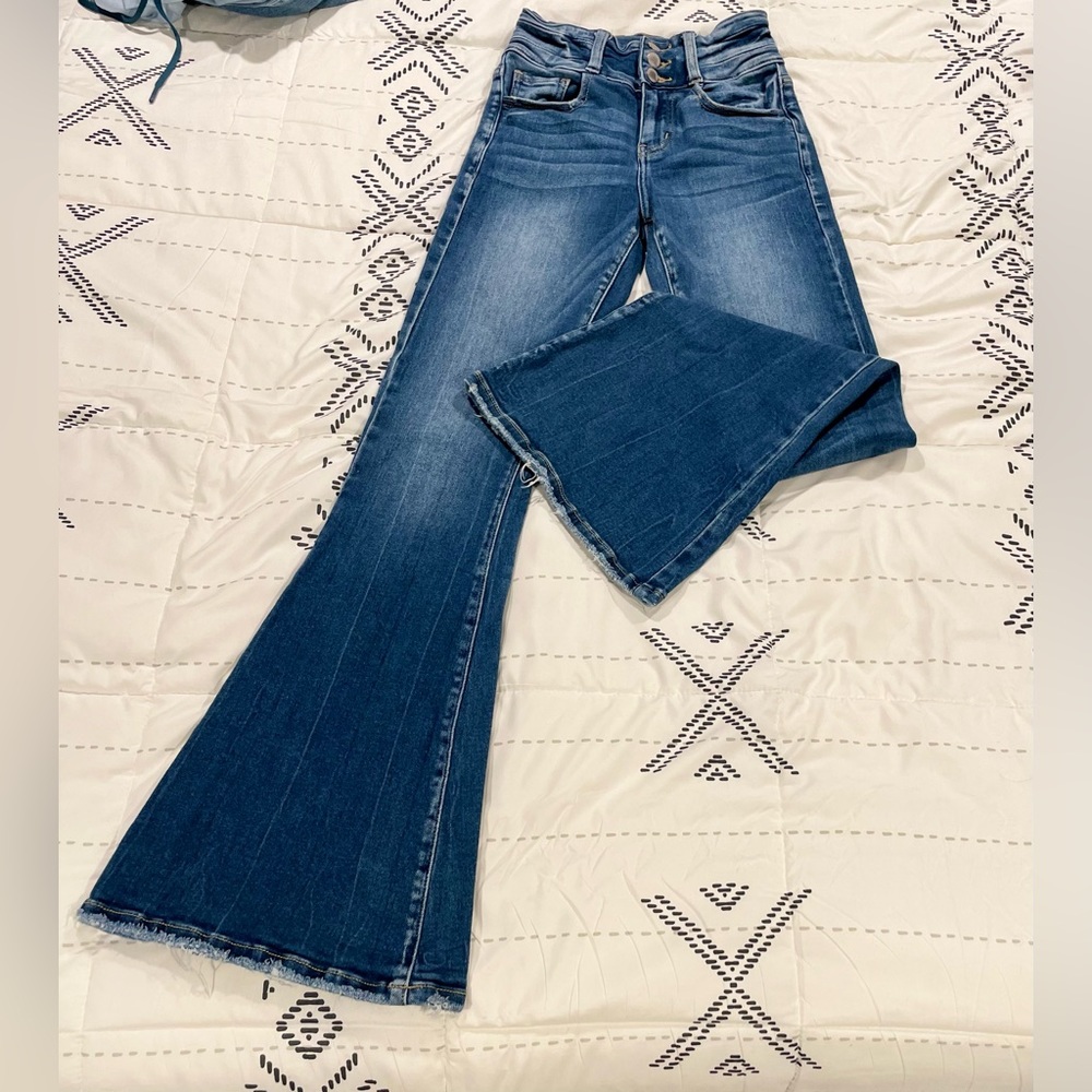 KanCan signature kurvy ultra high rise super flare